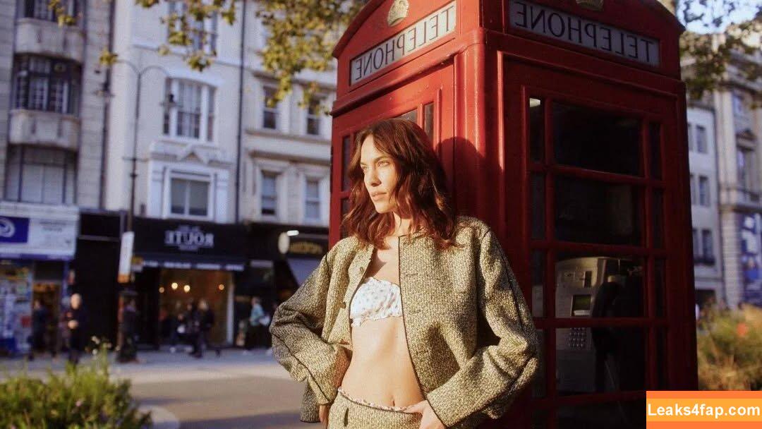 Alexa Chung / alexachung / https: leaked photo photo #0174