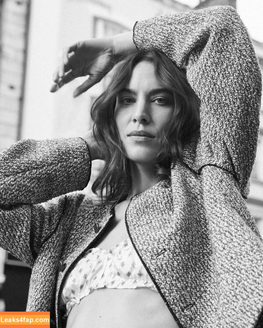 Alexa Chung / alexachung / https: leaked photo photo #0177