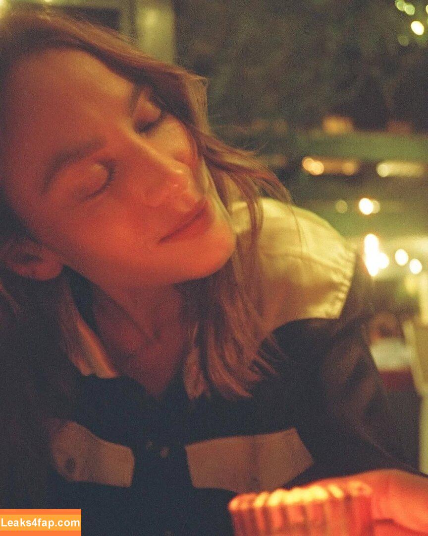 Alexa Chung / alexachung / https: leaked photo photo #0185