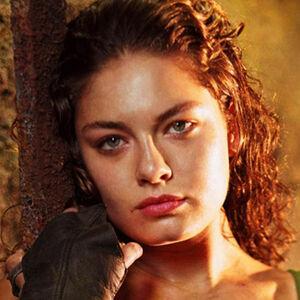 Alexa Davalos