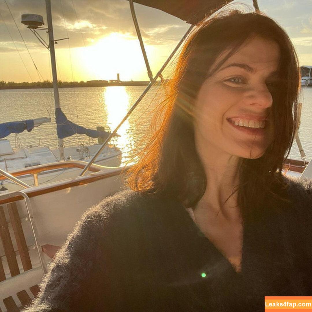 Alexandra Daddario / alexandradaddario слитое фото фото #0455