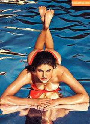 Alexandra Daddario photo #0317