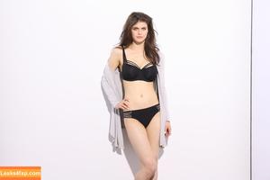 Alexandra Daddario photo #0505