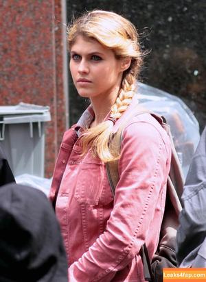 Alexandra Daddario фото #1386