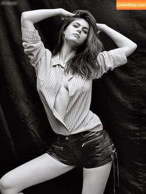 Alexandra Daddario фото #2518