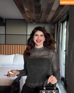 Alexandra Daddario photo #2930