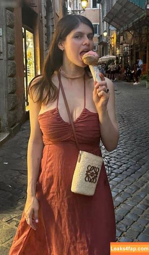 Alexandra Daddario photo #2938