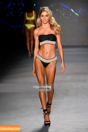 Alexandra Morris photo #0002