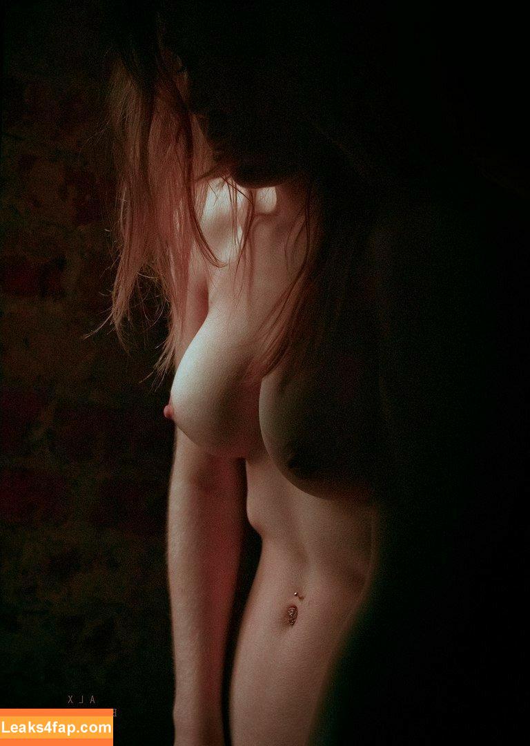 Alexandra Smelova / alex_lolly_ / smelovandmila слитое фото фото #0002