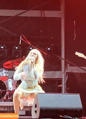 Alexandra Stan photo #1979