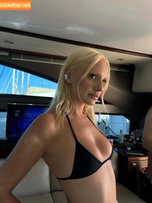 Alexandra Stan photo #1990