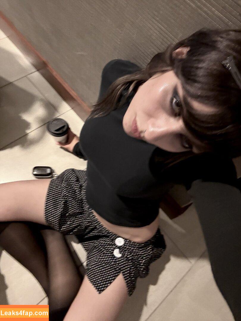 Alexandria Brady / Julie | eerilyrealistic / eerilyrealistic слитое фото фото #0033