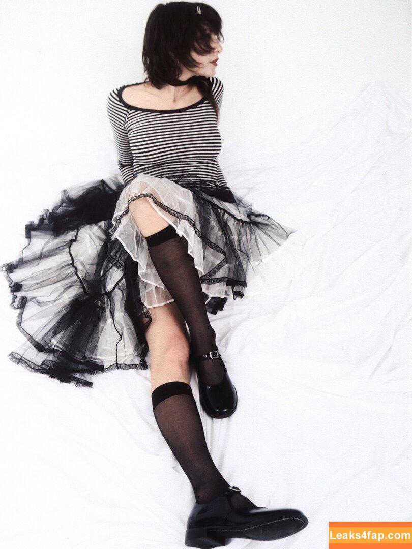 Alexandria Brady / Julie | eerilyrealistic / eerilyrealistic слитое фото фото #0041