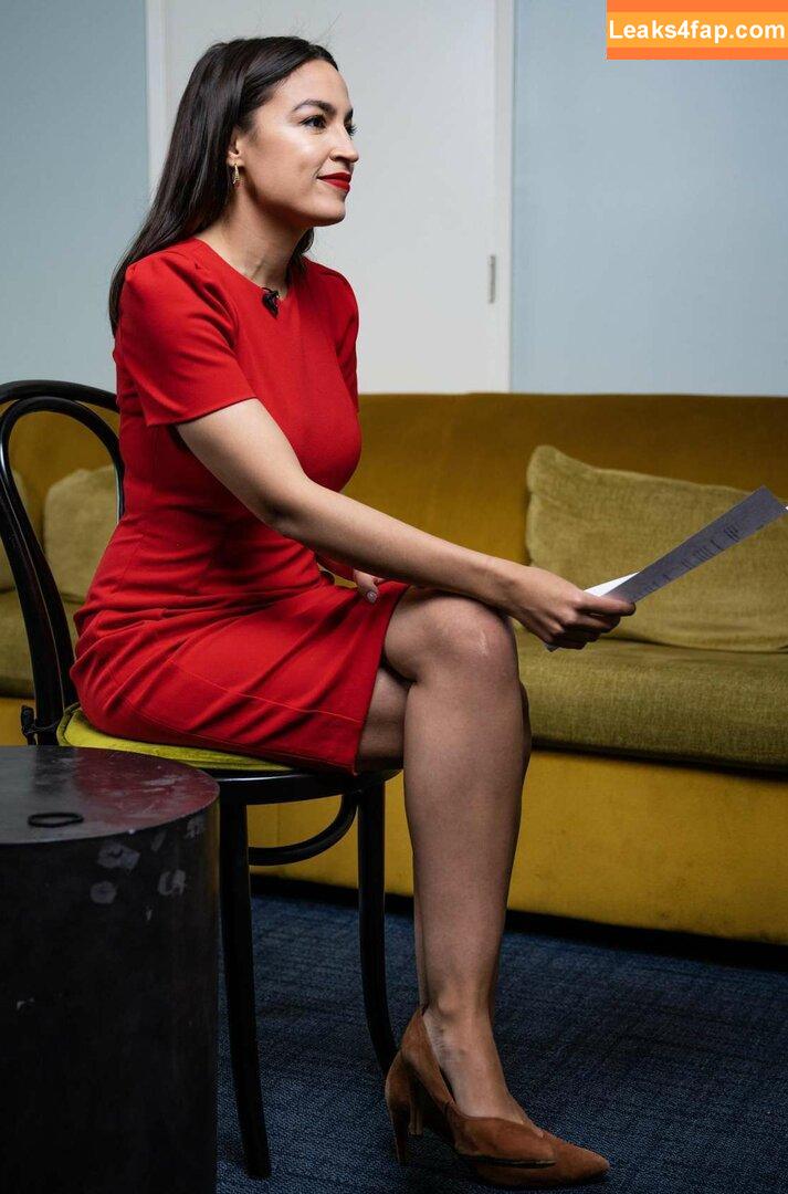 Alexandria Ocasio-Cortez / AOC / Alexandria Ocasio Cortez слитое фото фото #0064