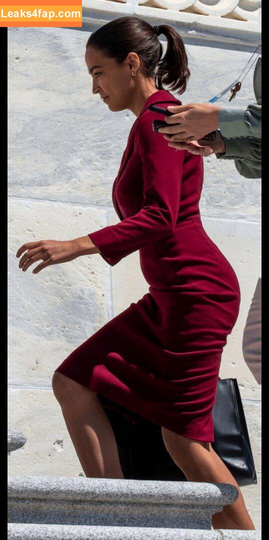 Alexandria Ocasio-Cortez / AOC / Alexandria Ocasio Cortez слитое фото фото #0120