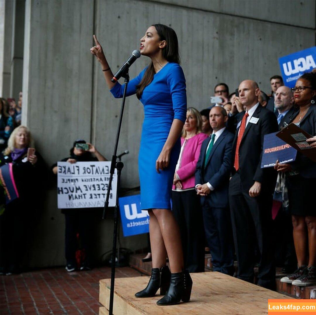 Alexandria Ocasio-Cortez / AOC / Alexandria Ocasio Cortez leaked photo photo #0136