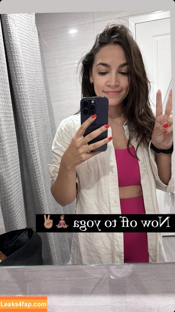 Alexandria Ocasio-Cortez / AOC / Alexandria Ocasio Cortez слитое фото фото #0145