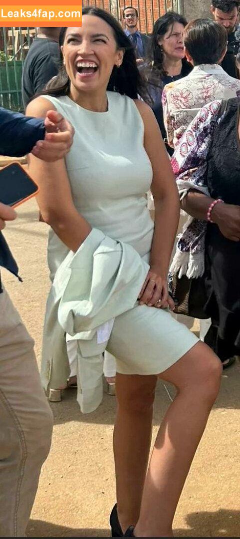 Alexandria Ocasio-Cortez / AOC / Alexandria Ocasio Cortez слитое фото фото #0157