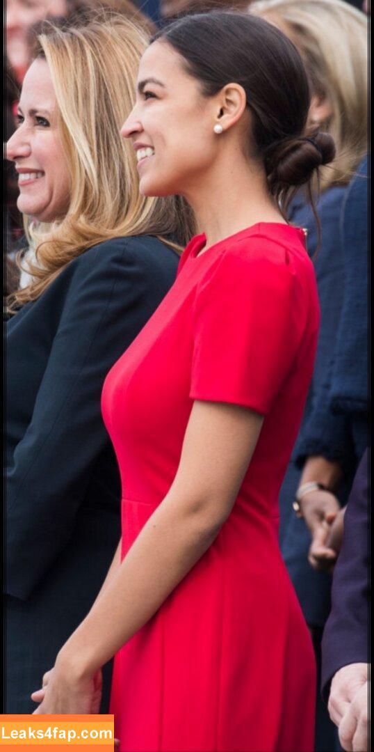 Alexandria Ocasio-Cortez / AOC / Alexandria Ocasio Cortez слитое фото фото #0217