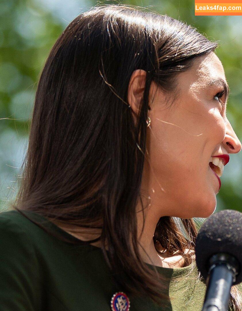 Alexandria Ocasio-Cortez / AOC / Alexandria Ocasio Cortez слитое фото фото #0232