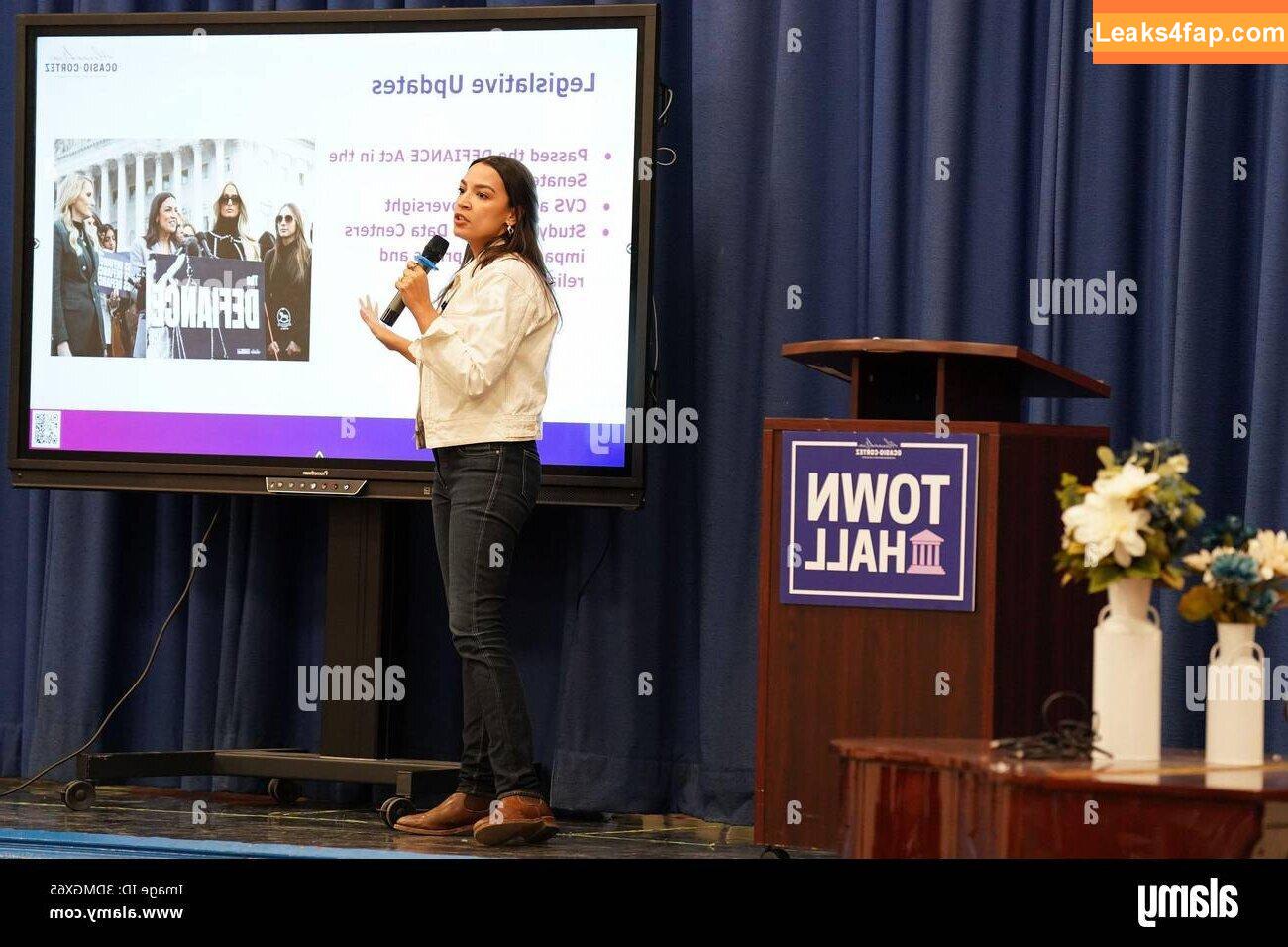 Alexandria Ocasio-Cortez / AOC / Alexandria Ocasio Cortez leaked photo photo #0374