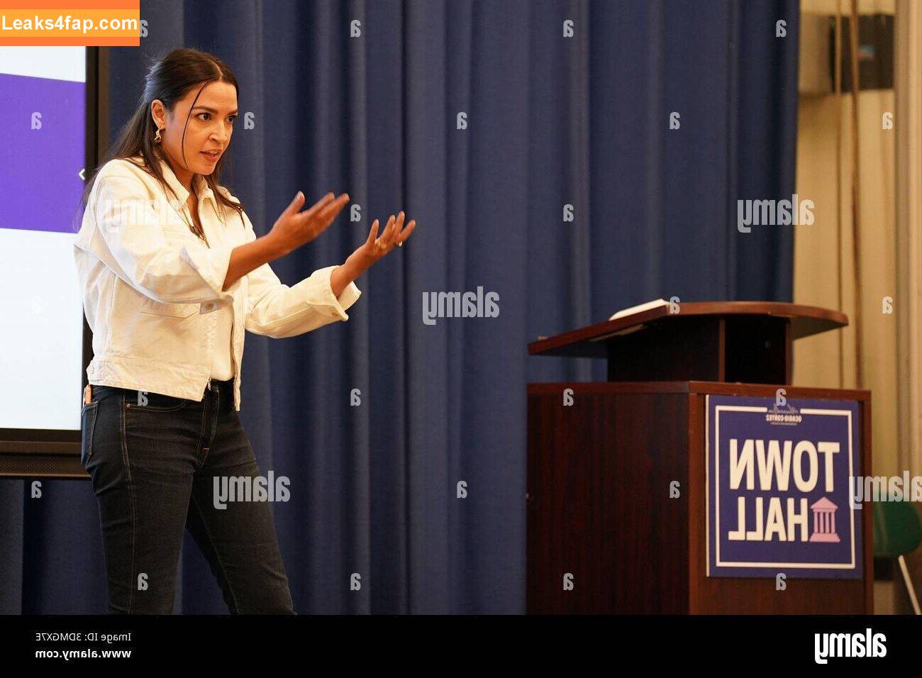 Alexandria Ocasio-Cortez / AOC / Alexandria Ocasio Cortez leaked photo photo #0375