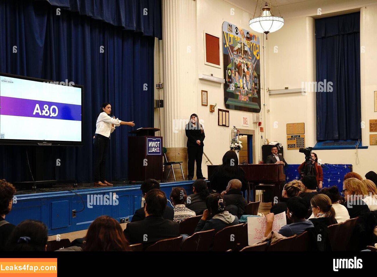 Alexandria Ocasio-Cortez / AOC / Alexandria Ocasio Cortez leaked photo photo #0378