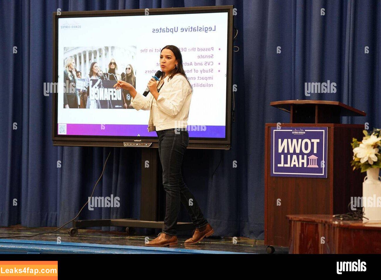 Alexandria Ocasio-Cortez / AOC / Alexandria Ocasio Cortez leaked photo photo #0380