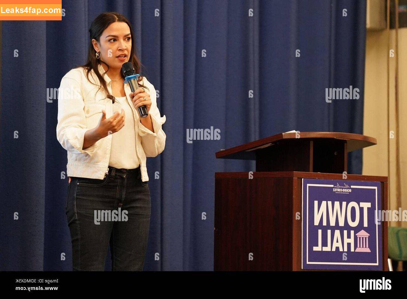 Alexandria Ocasio-Cortez / AOC / Alexandria Ocasio Cortez leaked photo photo #0383