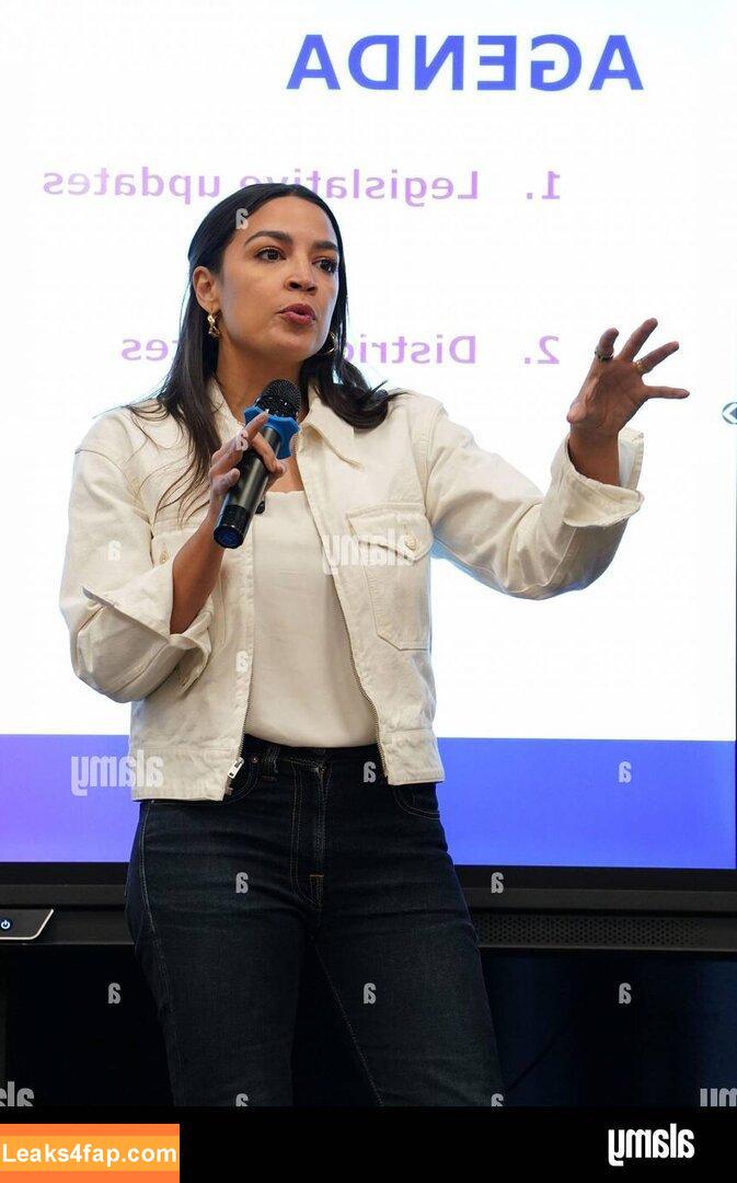 Alexandria Ocasio-Cortez / AOC / Alexandria Ocasio Cortez leaked photo photo #0384
