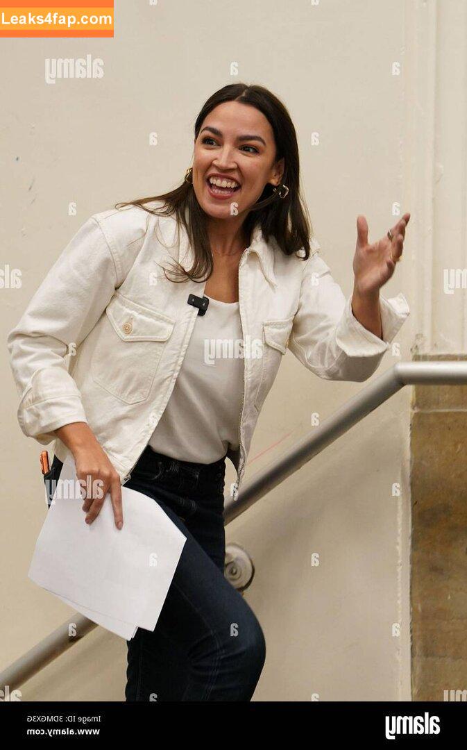 Alexandria Ocasio-Cortez / AOC / Alexandria Ocasio Cortez leaked photo photo #0385
