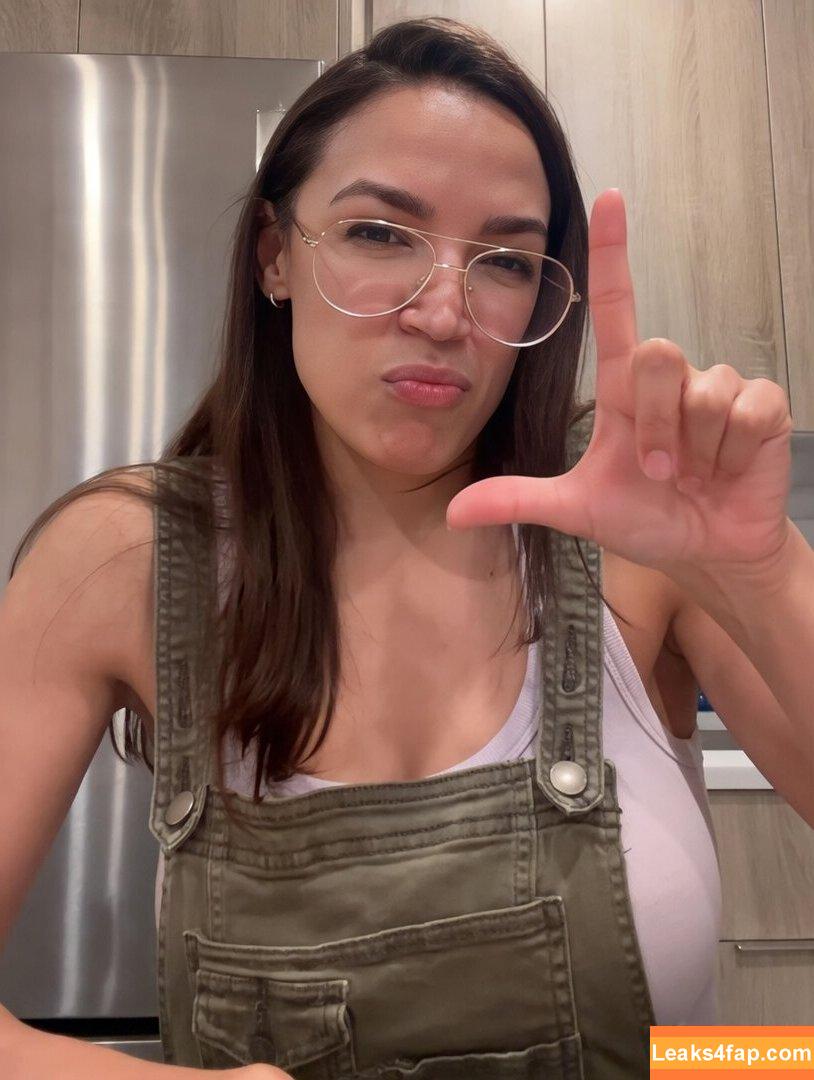 Alexandria Ocasio-Cortez / AOC / Alexandria Ocasio Cortez leaked photo photo #0390