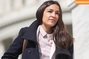 Alexandria Ocasio-Cortez фото #0024