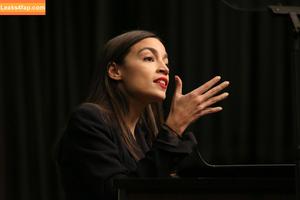 Alexandria Ocasio-Cortez фото #0030