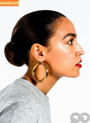 Alexandria Ocasio-Cortez фото #0035
