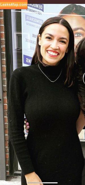 Alexandria Ocasio-Cortez фото #0085