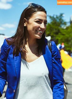 Alexandria Ocasio-Cortez фото #0092
