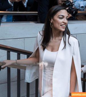 Alexandria Ocasio-Cortez фото #0114