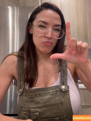 Alexandria Ocasio-Cortez photo #0390
