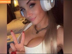 Alexieebee photo #0002