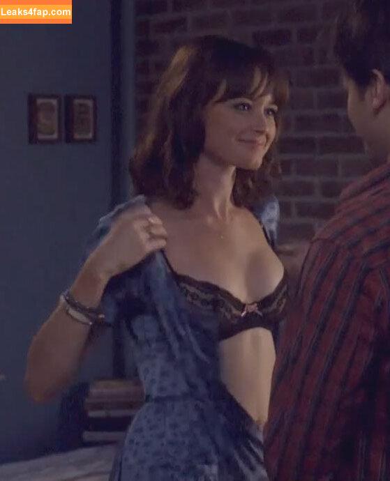 Alexis Bledel / alexisbledelofficial leaked photo photo #0056