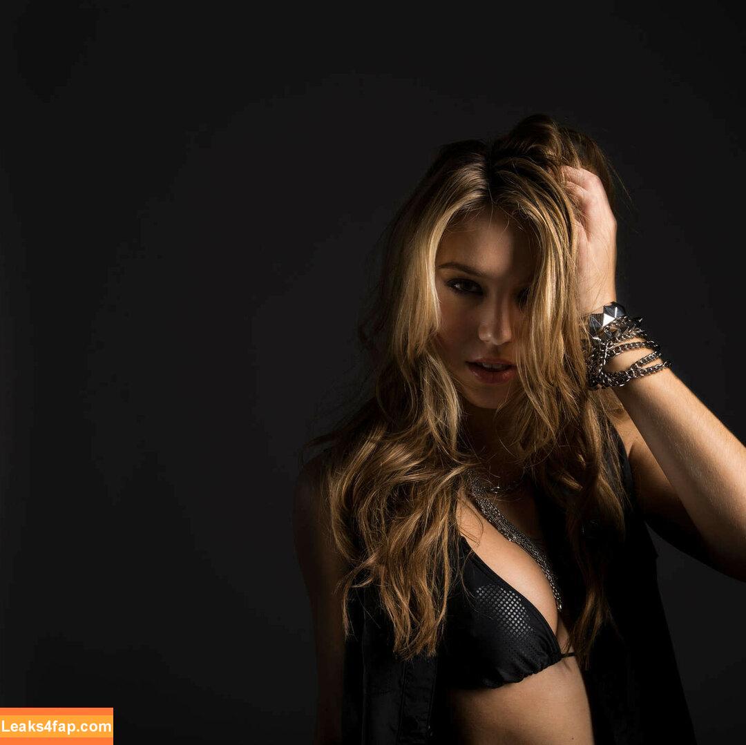 Alexis Ren / alexisren / alexisreng / alexxissren слитое фото фото #0005