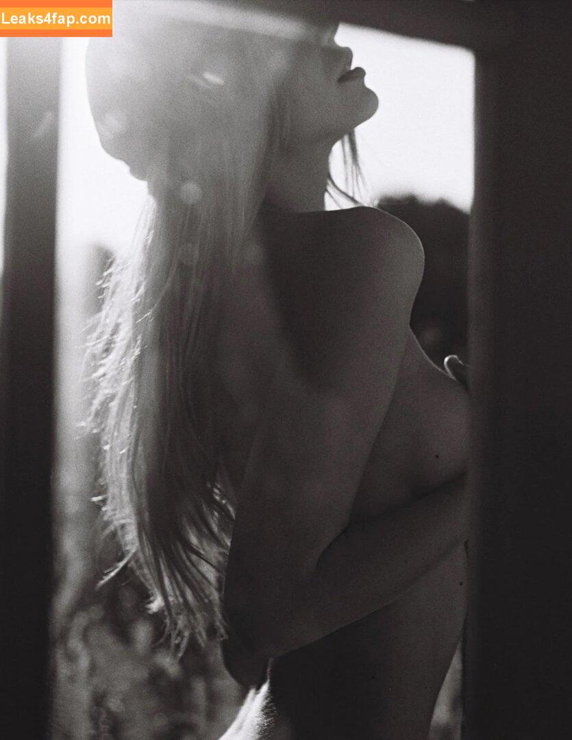 Alexis Ren / alexisren / alexisreng / alexxissren слитое фото фото #0077