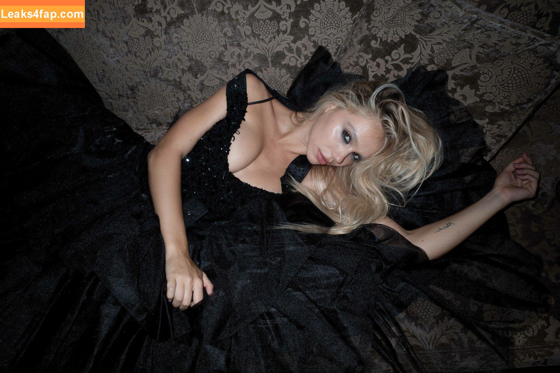 Alexis Ren / alexisren / alexisreng / alexxissren слитое фото фото #0337