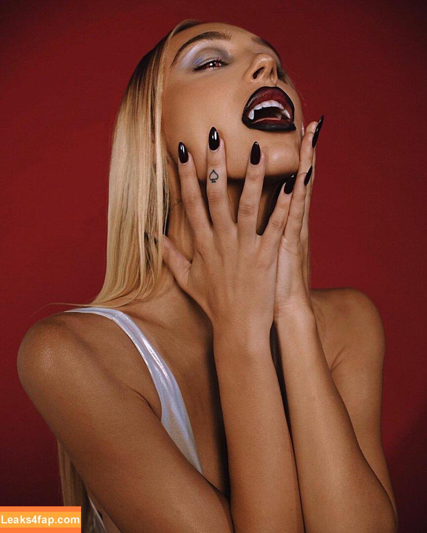 Alexis Ren / alexisren / alexisreng / alexxissren слитое фото фото #0347