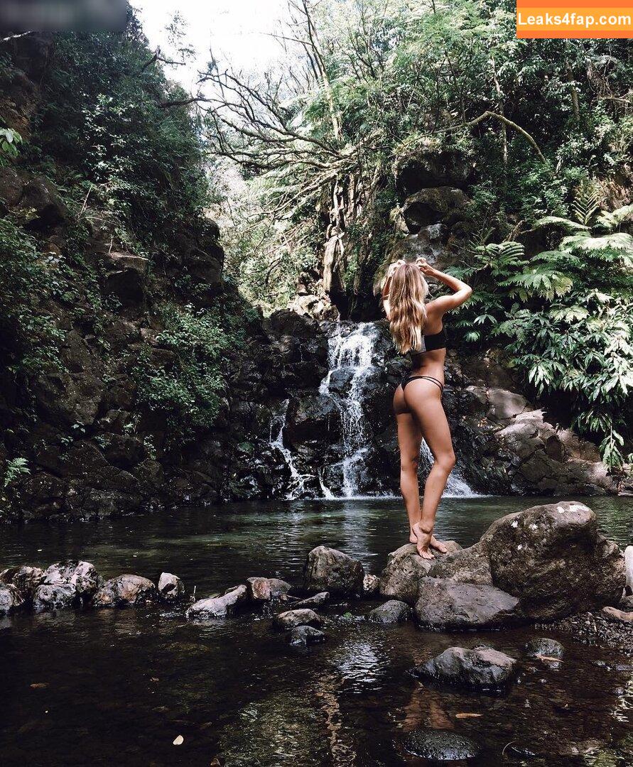 Alexis Ren / alexisren / alexisreng / alexxissren leaked photo photo #0646