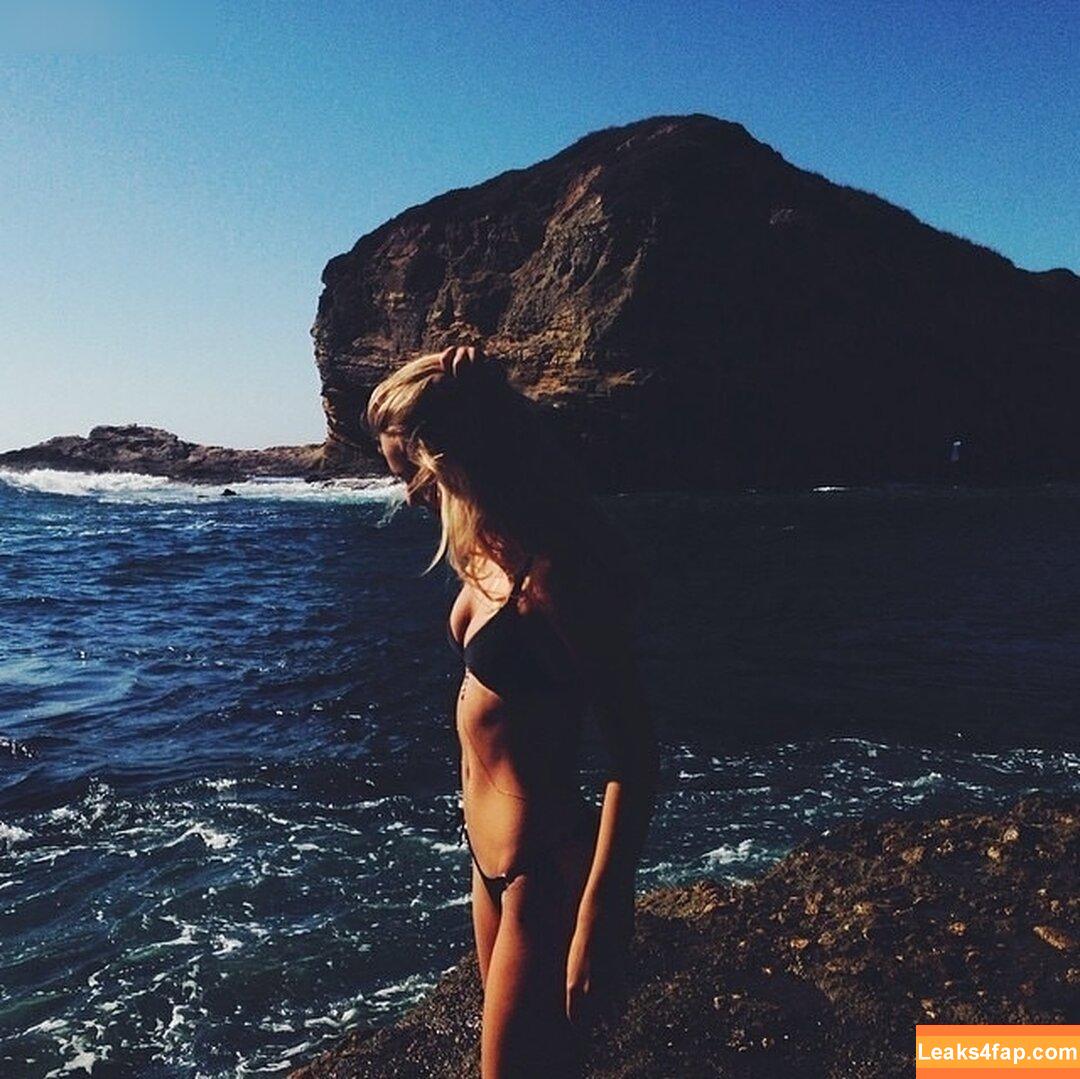 Alexis Ren / alexisren / alexisreng / alexxissren leaked photo photo #0655