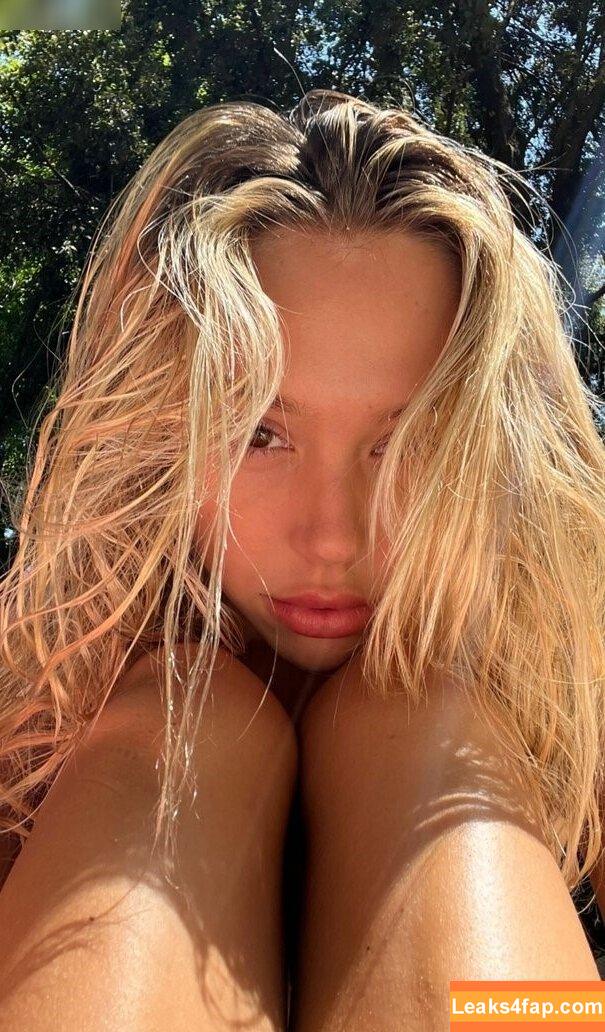 Alexis Ren / alexisren / alexisreng / alexxissren leaked photo photo #0700