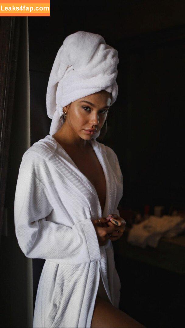 Alexis Ren / alexisren / alexisreng / alexxissren leaked photo photo #0773