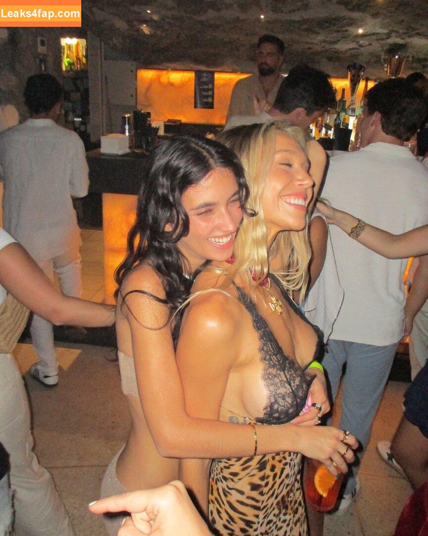 Alexis Ren / alexisren / alexisreng / alexxissren leaked photo photo #0895